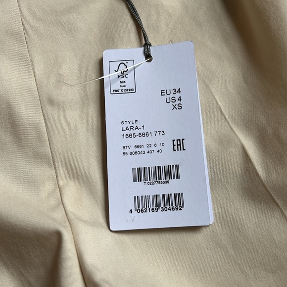 Bogner Lara-1 Bermuda Shorts - Picture 7 of 9